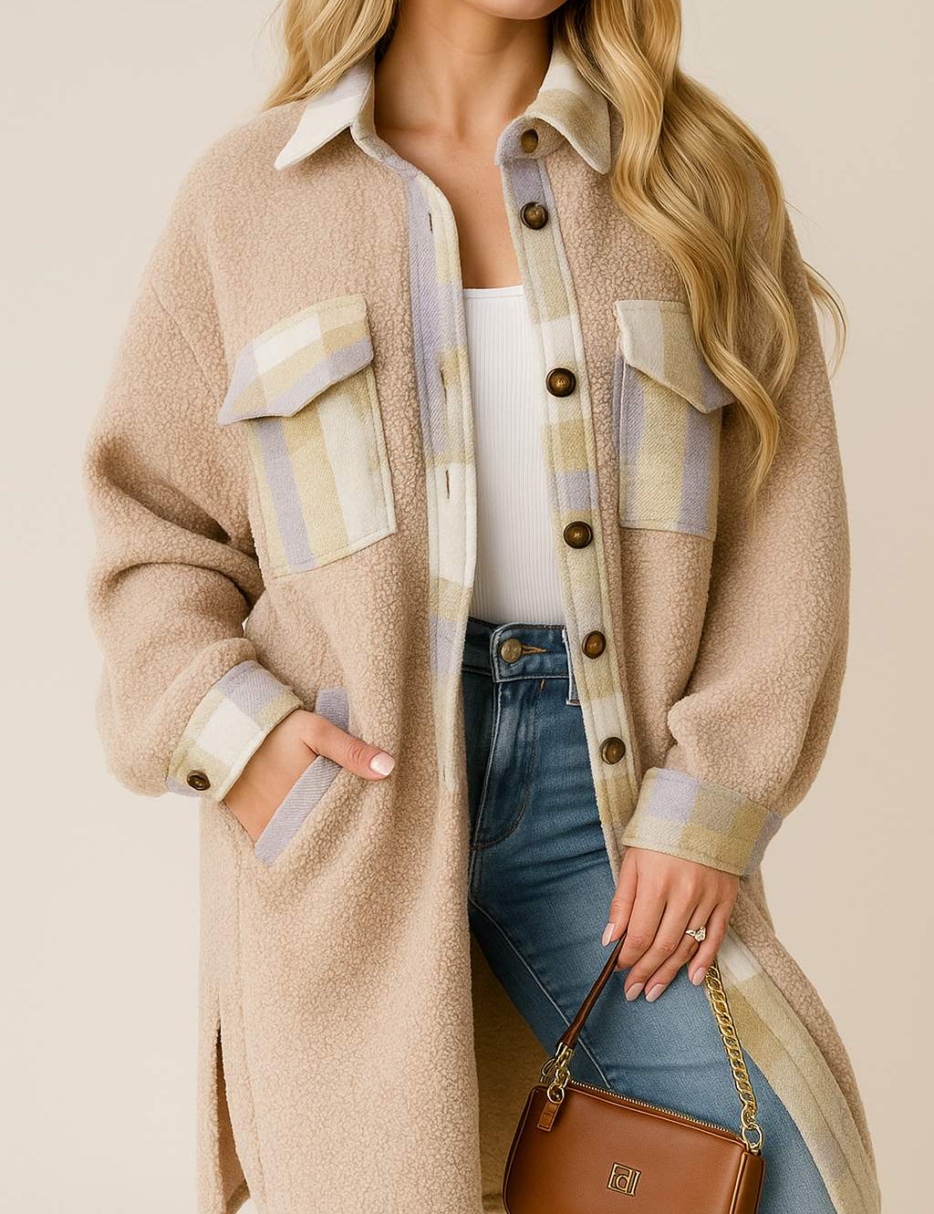 yoke, flap chest pockets, slant hand pockets, drop-shoulder sleeves and side slits.